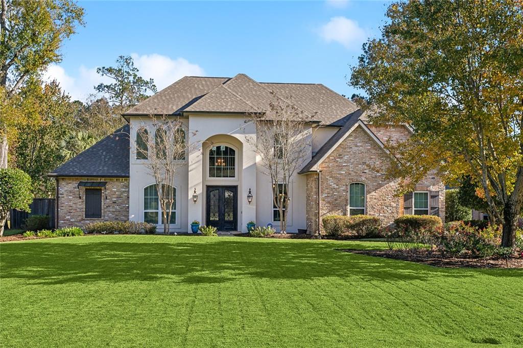 Mandeville, Louisiana 70448, United States, 5 Bedrooms Bedrooms, ,4 BathroomsBathrooms,Residential,Pending,27588