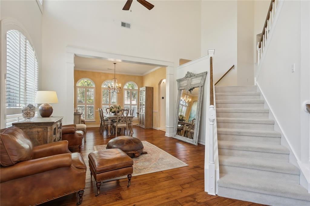 Mandeville, Louisiana 70448, United States, 5 Bedrooms Bedrooms, ,4 BathroomsBathrooms,Residential,Pending,27588