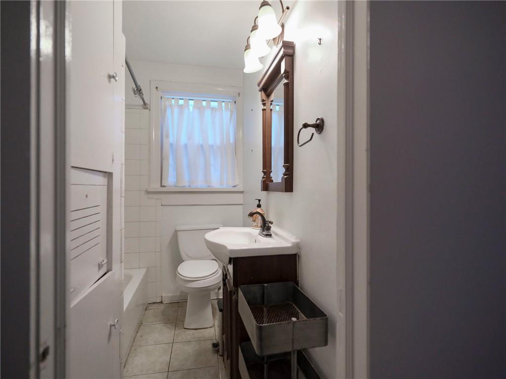 New Orleans, Louisiana 70119, United States, 2 Bedrooms Bedrooms, ,1 BathroomBathrooms,Residential,Active,128098