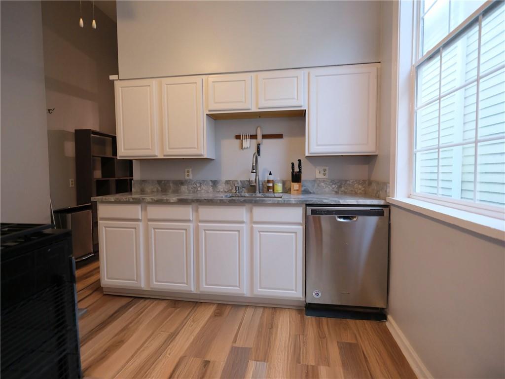 New Orleans, Louisiana 70119, United States, 2 Bedrooms Bedrooms, ,1 BathroomBathrooms,Residential,Active,128098