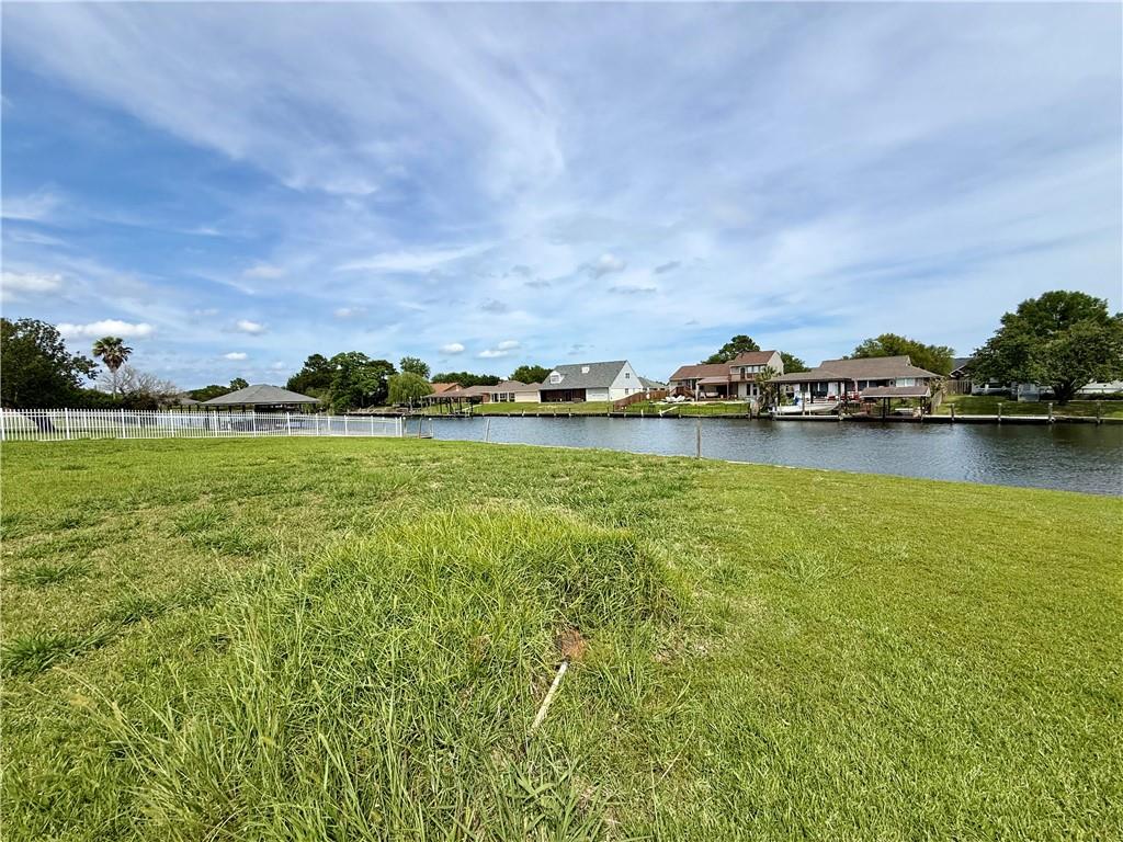 3 OAK Cove