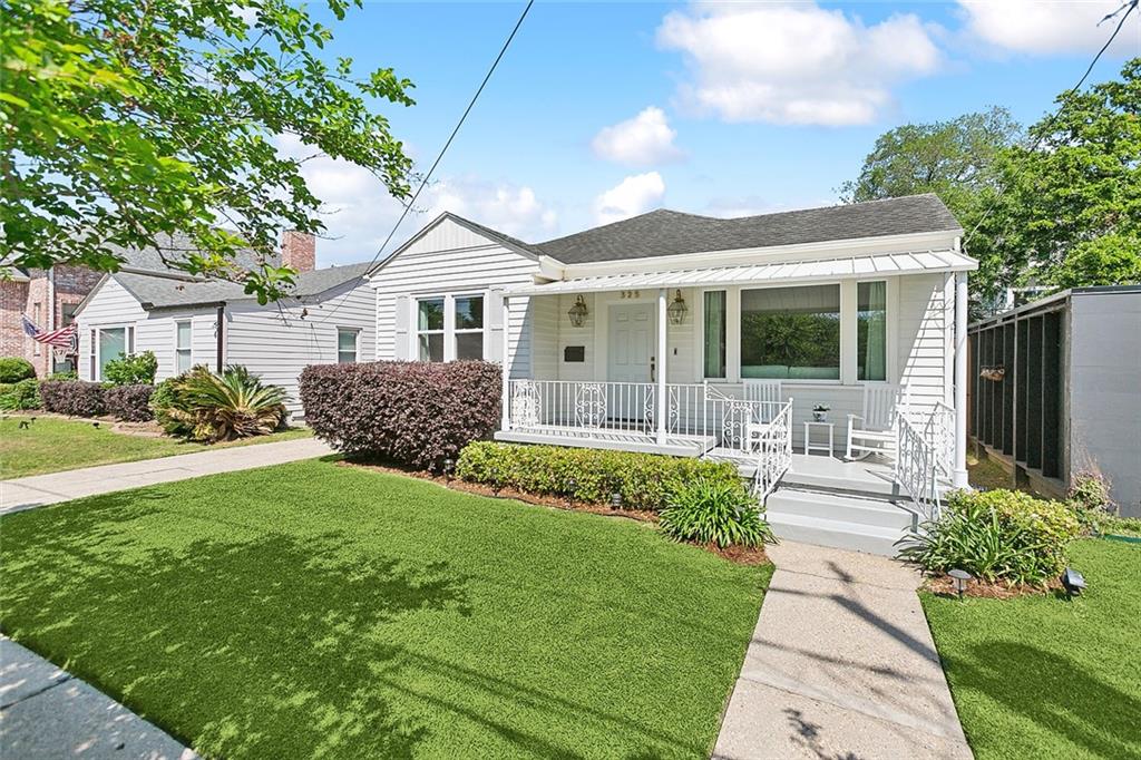 325 LABARRE Drive