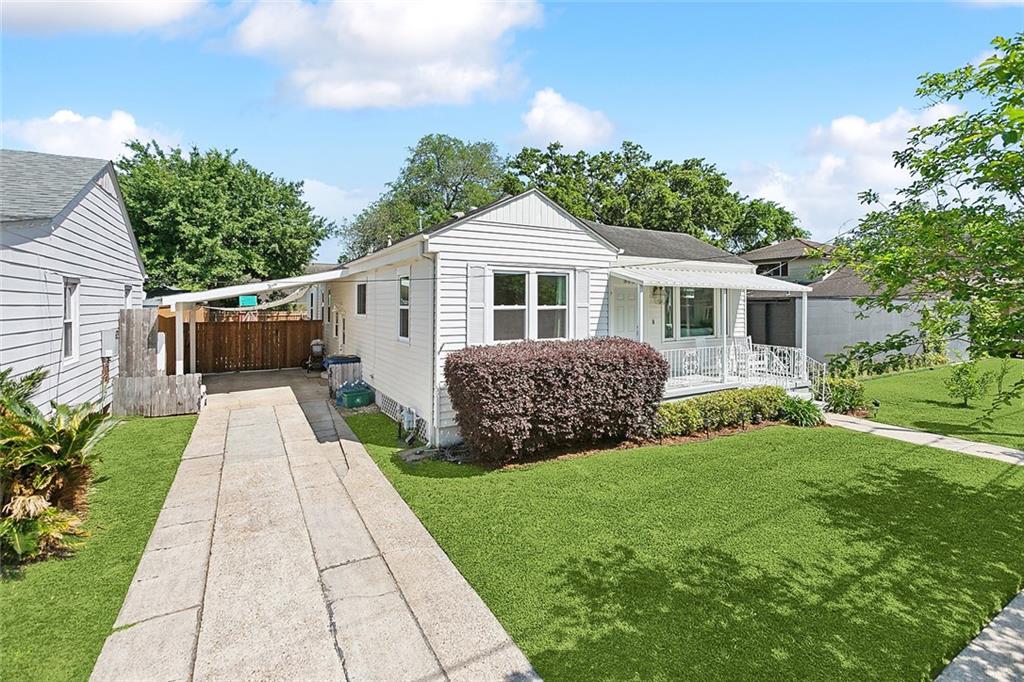 325 LABARRE Drive