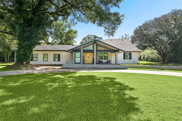 676 E RAILROAD AVE, INDEPENDENCE, LA 70443 - Image bab4f61e7d459965a2fb162fd7f3bd45/2422271891