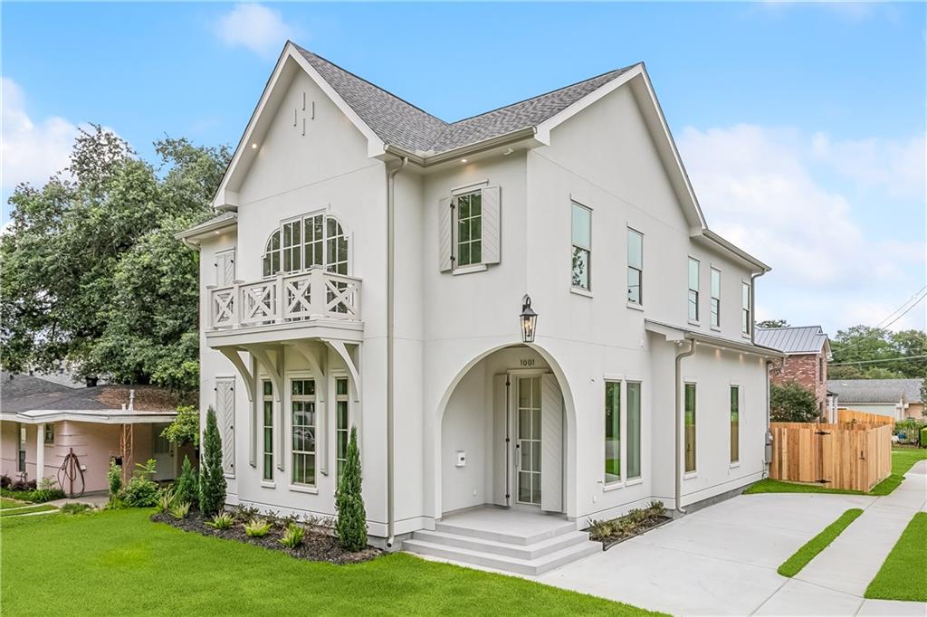 1001 HELIOS Avenue