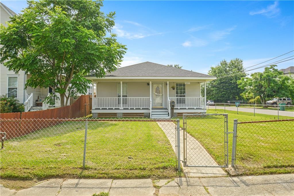 1401 CLAIBORNE Drive