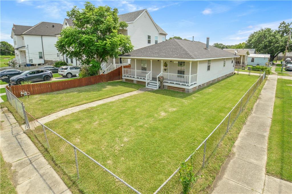 1401 CLAIBORNE Drive