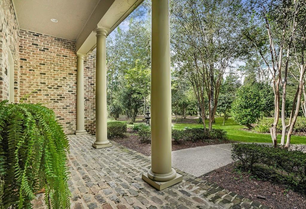 20 BEECHWOOD GARDENS Lane