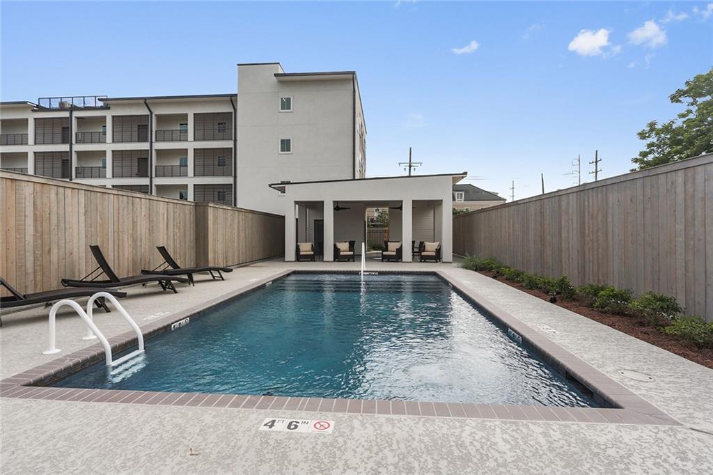 2100 SAINT THOMAS Street 303