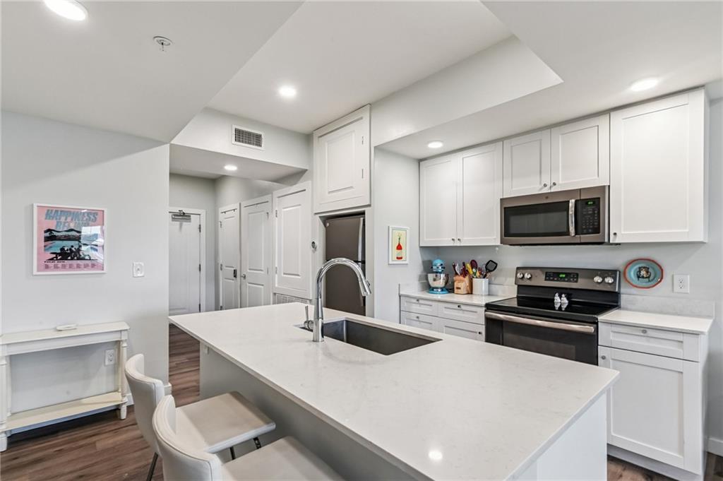 2100 SAINT THOMAS Street 303