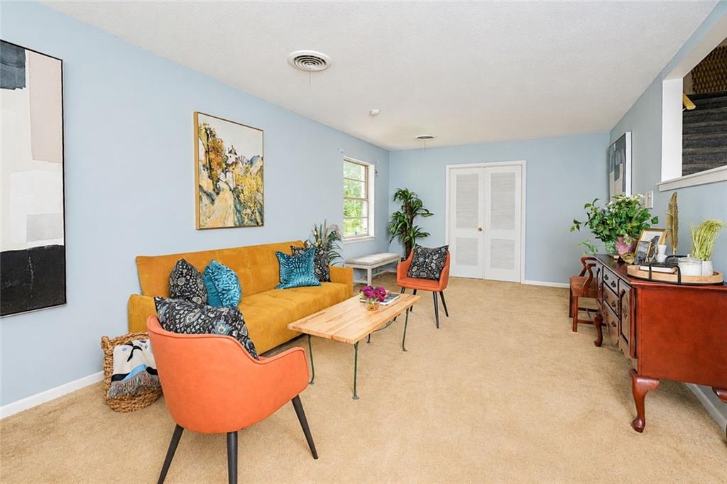 2349 EASTER Lane