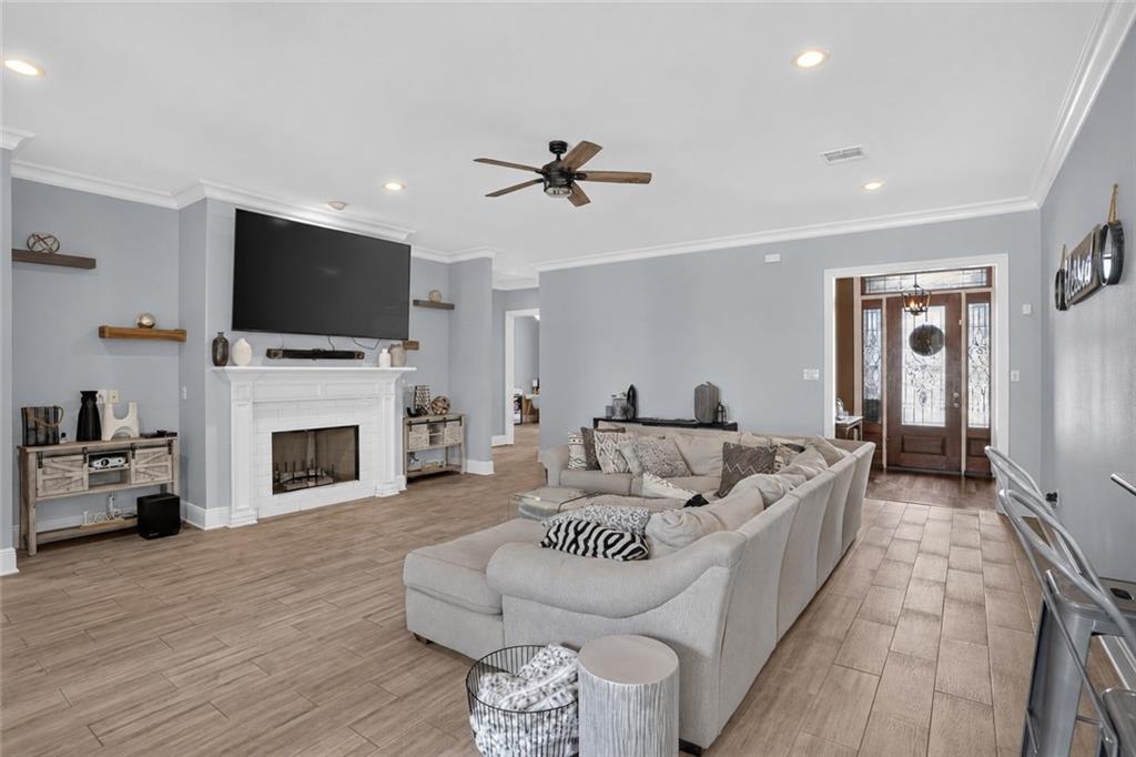 833 JEFFERSON HEIGHTS Avenue