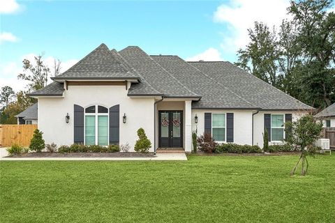 753 ENGLISH OAK Drive Madisonville LA 70447
