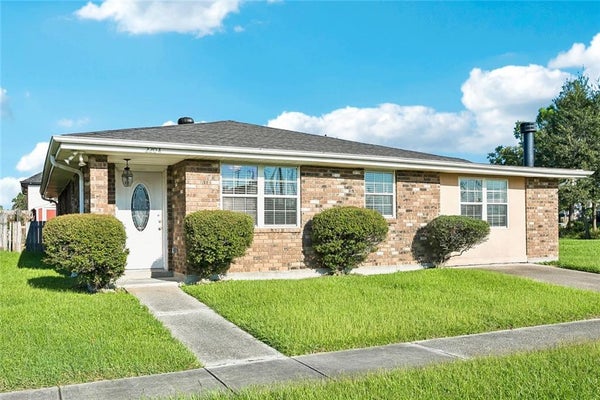 2204 VERONICA DR, CHALMETTE, LA 70043 - Image bc9060cdcf1f7004804fa06aaa17b1c0/1001770765