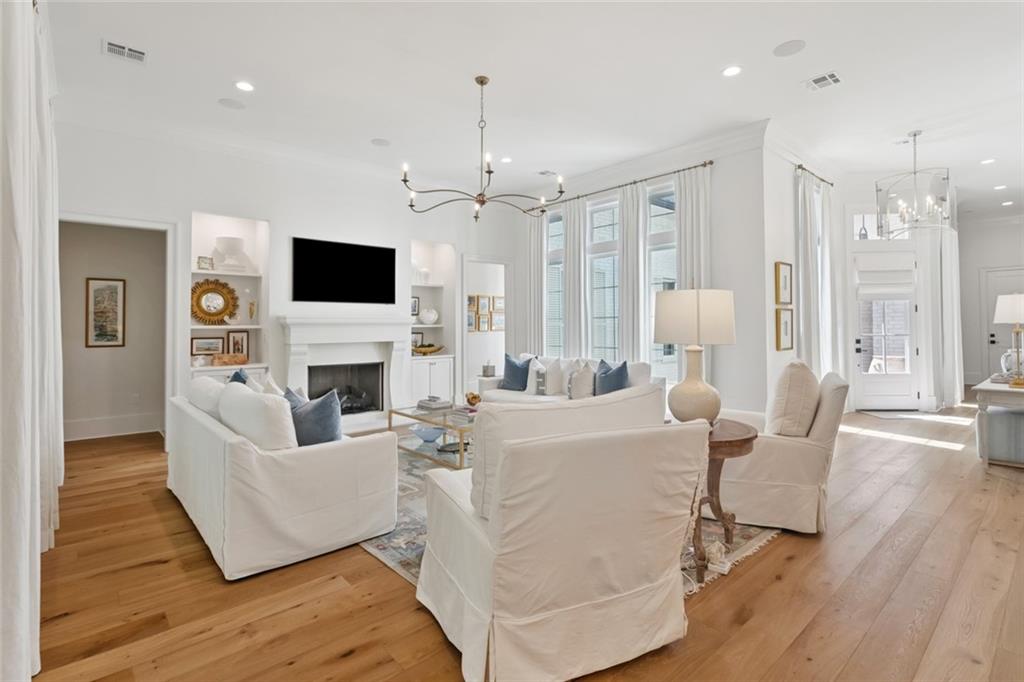 516 N CORNICHE DU LAC