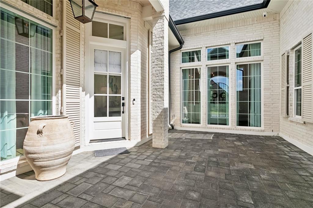 516 N CORNICHE DU LAC