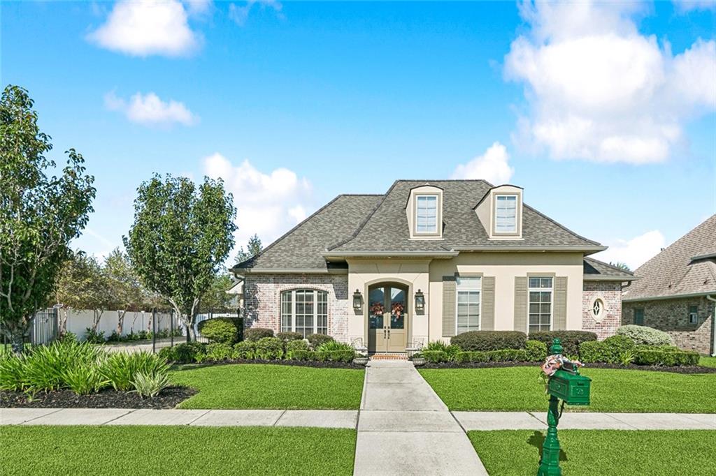 207 LAC IBERVILLE Drive