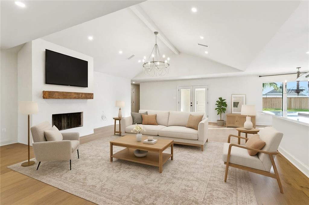 53 WOODLAKE Boulevard