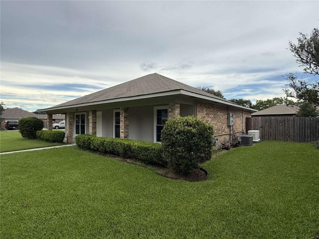 808 BRIARWOOD Drive