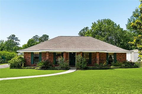 Photo of 912 BEAU CHENE Drive, Mandeville, LA 70471 (MLS # 2557895)