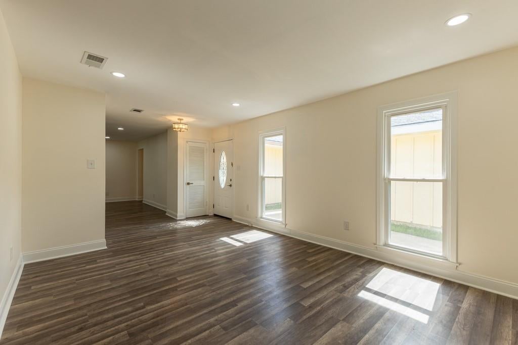 332 WESTMEADE Drive