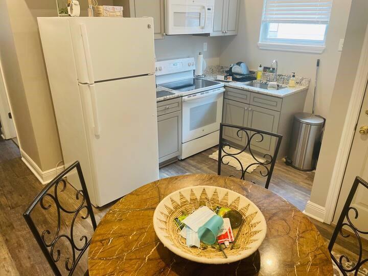 2321/23 CHARTRES Street