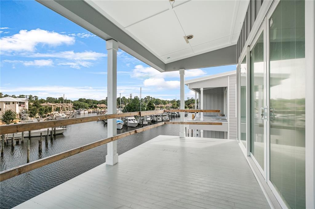 Mandeville, Louisiana 70471, United States, 3 Bedrooms Bedrooms, ,3 BathroomsBathrooms,Residential,Pending,34462