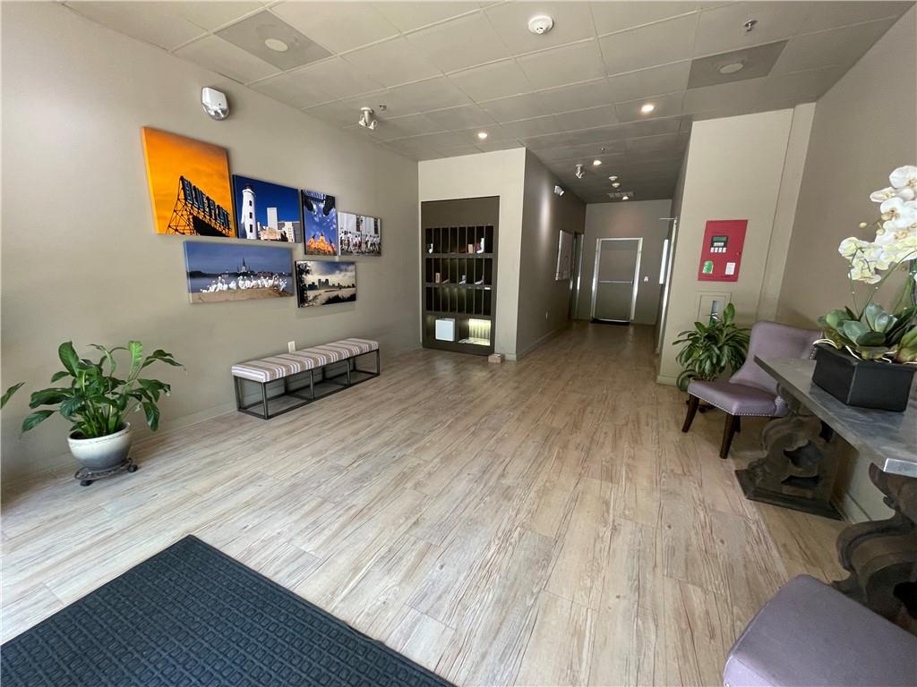 835 JULIA Street 5