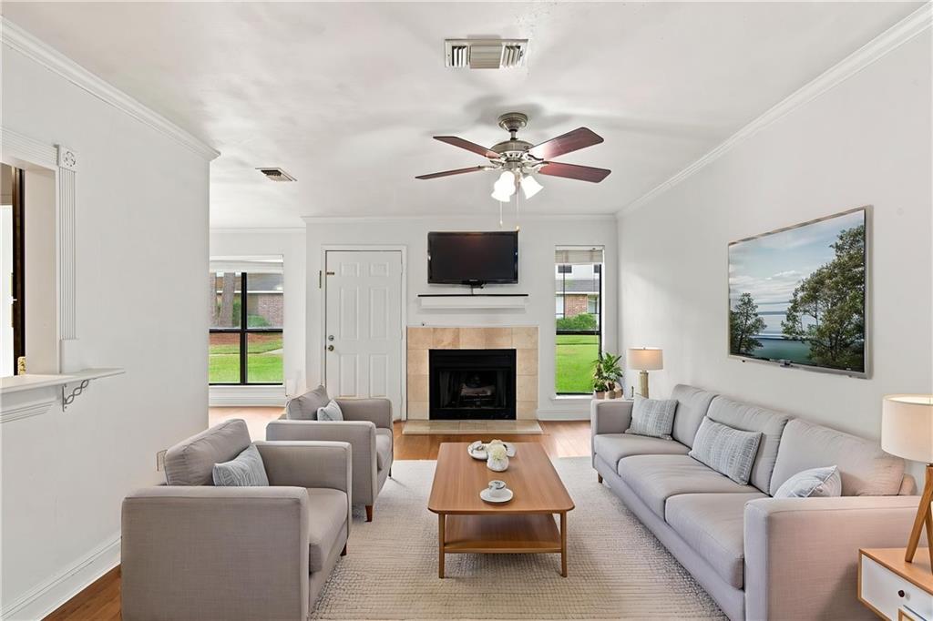 213 PINERIDGE Court 213