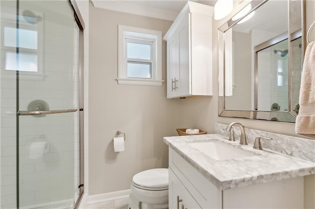 Metairie, Louisiana 70005, United States, 3 Bedrooms Bedrooms, ,2 BathroomsBathrooms,Residential,Pending,90647