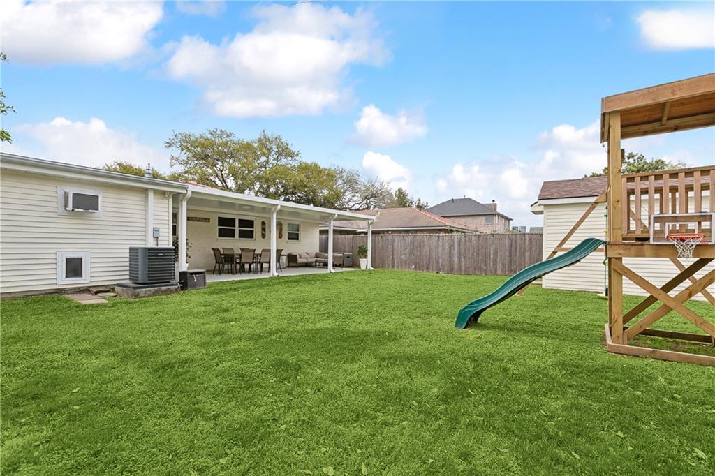 Metairie, Louisiana 70005, United States, 3 Bedrooms Bedrooms, ,2 BathroomsBathrooms,Residential,Pending,90647