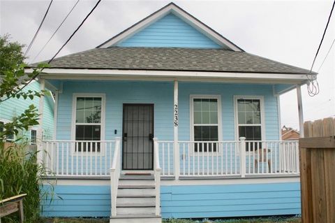 Photo of 2238 BARTHOLOMEW Street, New Orleans, LA 70117 (MLS # 2545907)