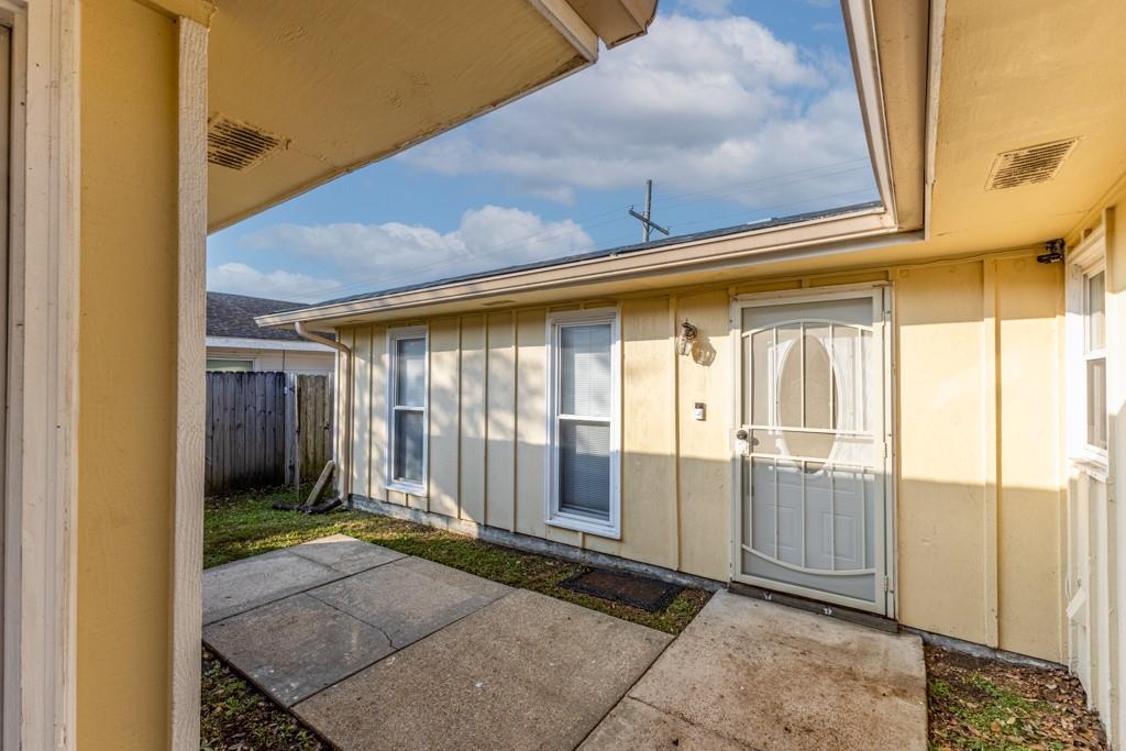 332 WESTMEADE Street