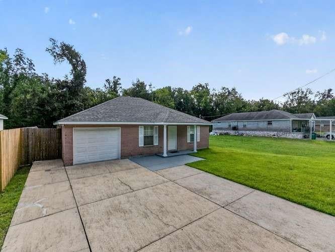 556 MAGNOLIA Avenue