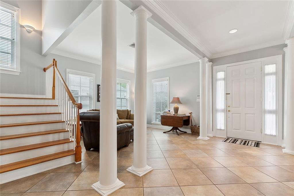 25 OAKLAWN Drive