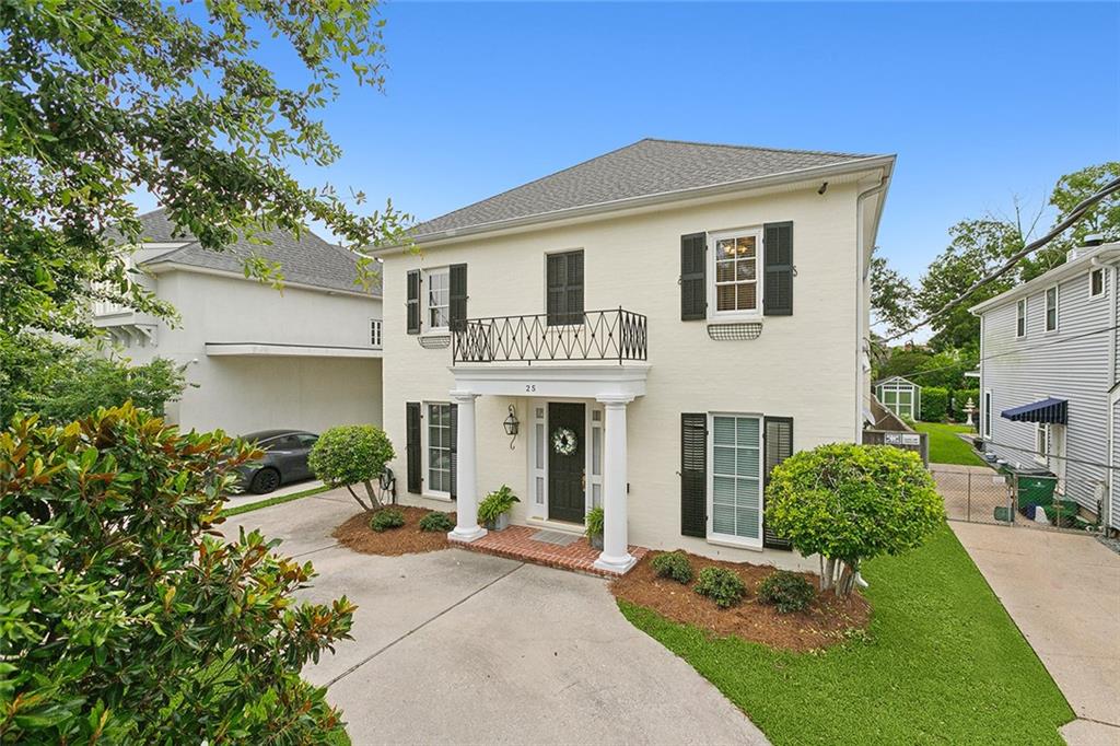 25 OAKLAWN Drive