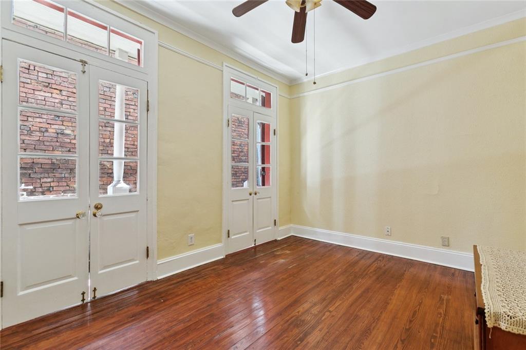 827 BURGUNDY Street D