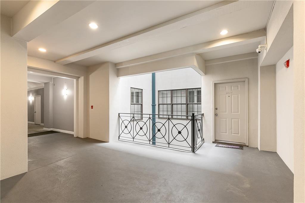 760 MAGAZINE Street 207