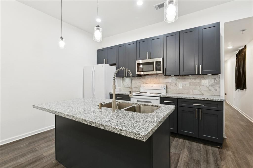 115 E SAINT BERNARD Highway