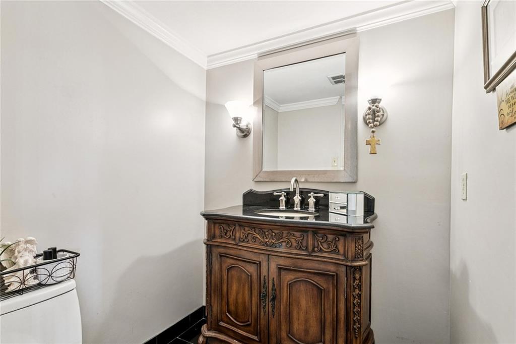 Metairie, Louisiana 70002, United States, 4 Bedrooms Bedrooms, ,3 BathroomsBathrooms,Residential,Active,215877