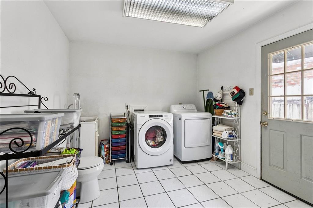 Metairie, Louisiana 70002, United States, 4 Bedrooms Bedrooms, ,3 BathroomsBathrooms,Residential,Active,215877