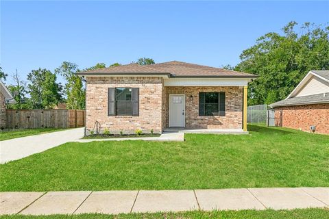 2409 DANIEL Drive Violet LA 70092