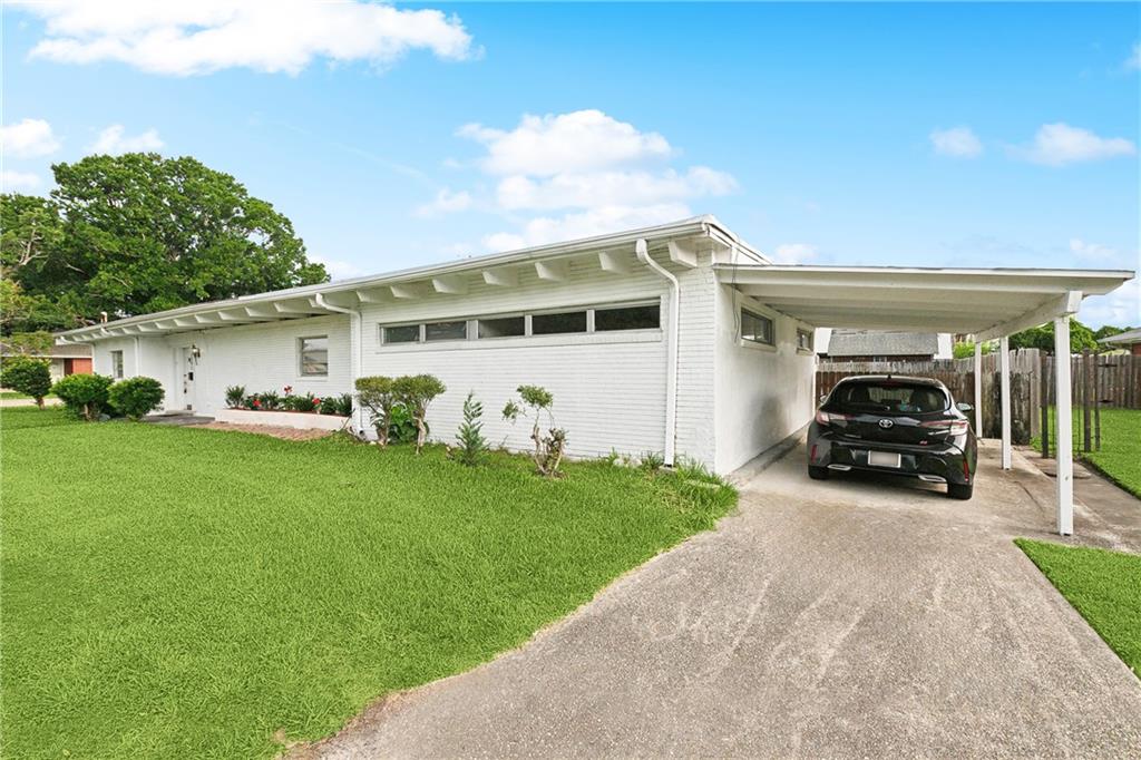 1501 POINSETTIA Drive