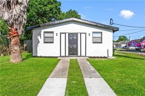 1444 EGANIA Street New Orleans LA 70117