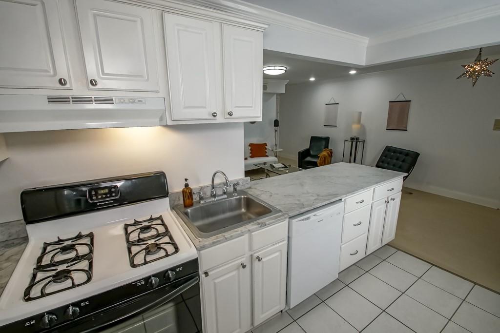 1323 DAUPHINE Street 3