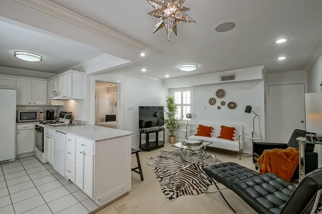 1323 DAUPHINE Street 3