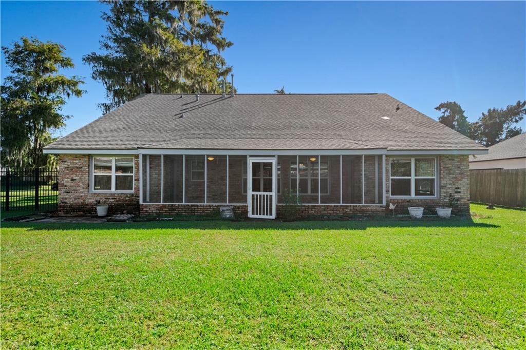 31 E WOODLAWN Drive