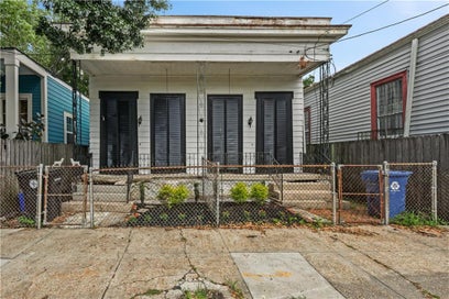 3011 13 ANNUNCIATION Street New Orleans LA 70115