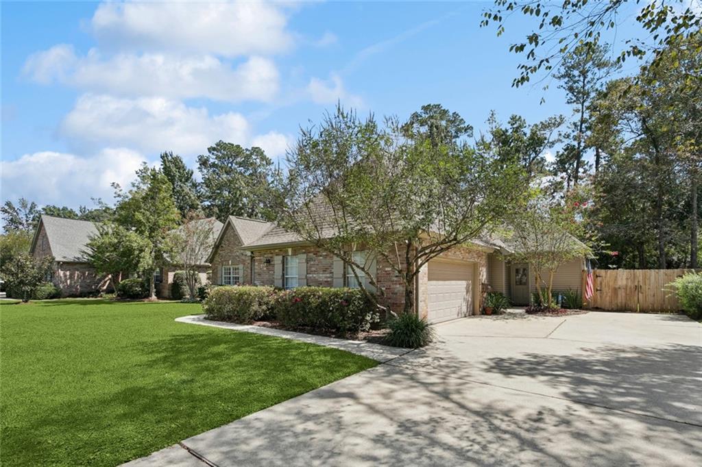1322 WOODMERE Drive