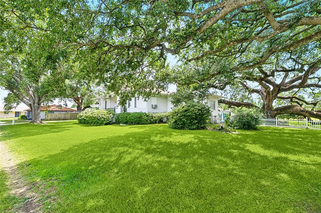 1308 BARATARIA Boulevard